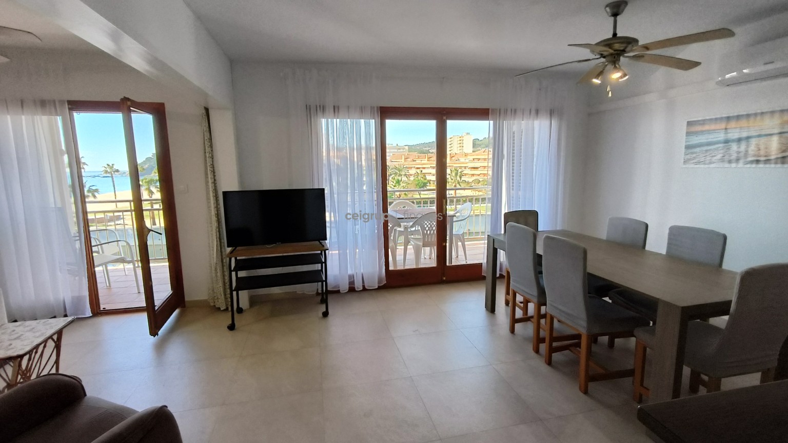 COMTE D'URGELL 19 - Spacious apartment