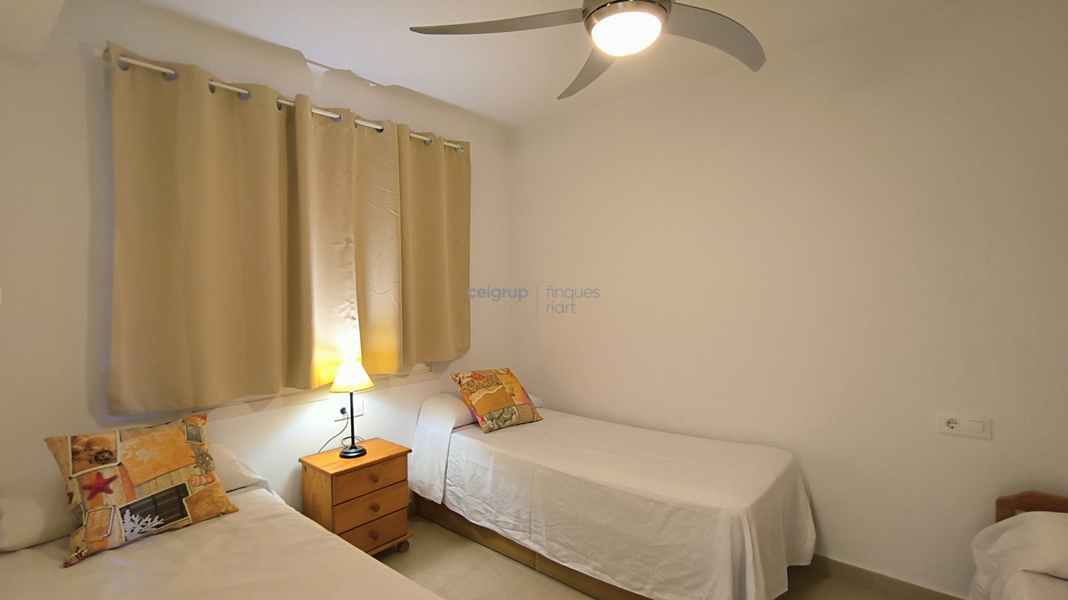 COMTE D'URGELL 19 - Spacious apartment