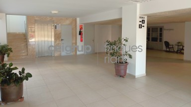 COMTE D'URGELL 19 - Spacious apartment